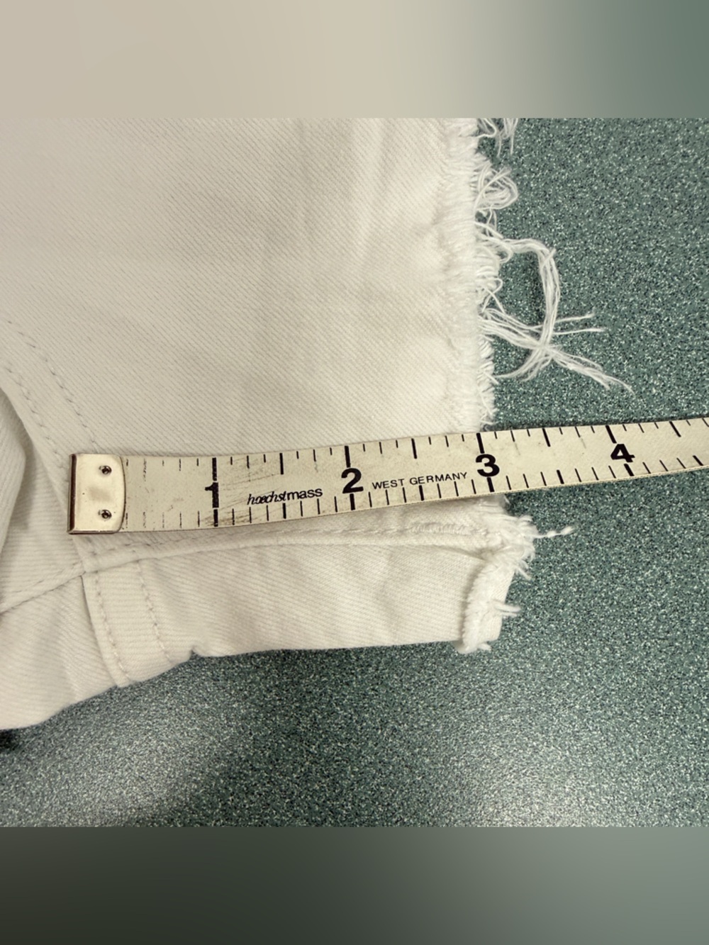 Kut from the Kloth “Jane” High Rise Jean Shorts Women’s 10 White - Picture 7 of 9